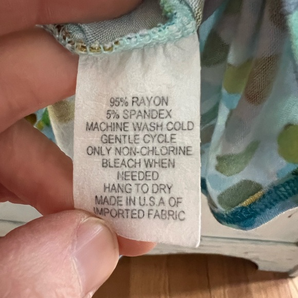 Salaam Scoop Neck Tank Top - Picture 2 of 4